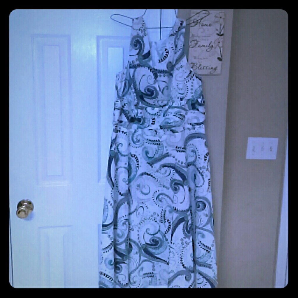 Women's size 16 Dressbarn Paisley dress